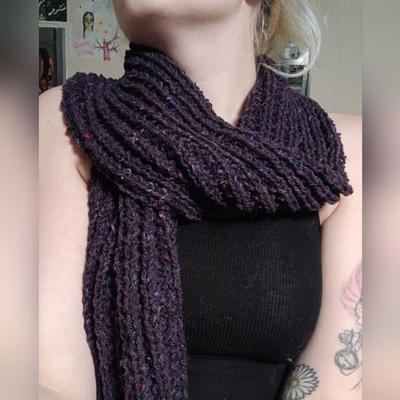 HANDCRAFTED by me,Purple Knit Scarf💟 - Picture 1 of 4